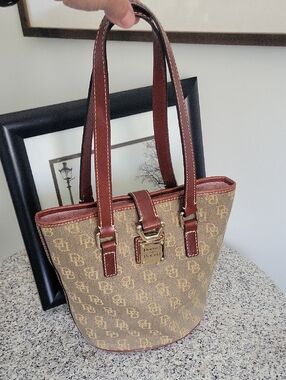 Vintage 1975 Dooney & Bourke Brown Monogram Bucket Bag with Cognac Brown Trim